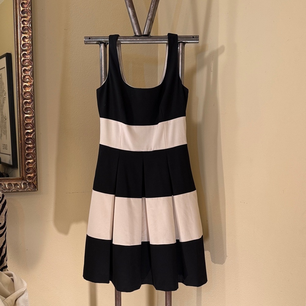 Banana Republic Black and Cream Classic Knit Stripe Dress Size 2. Like New - Picture 2 of 4